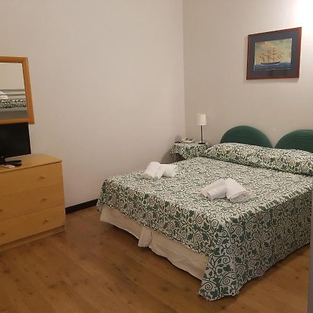 Albergo Lungomare Бонасола Екстериор снимка