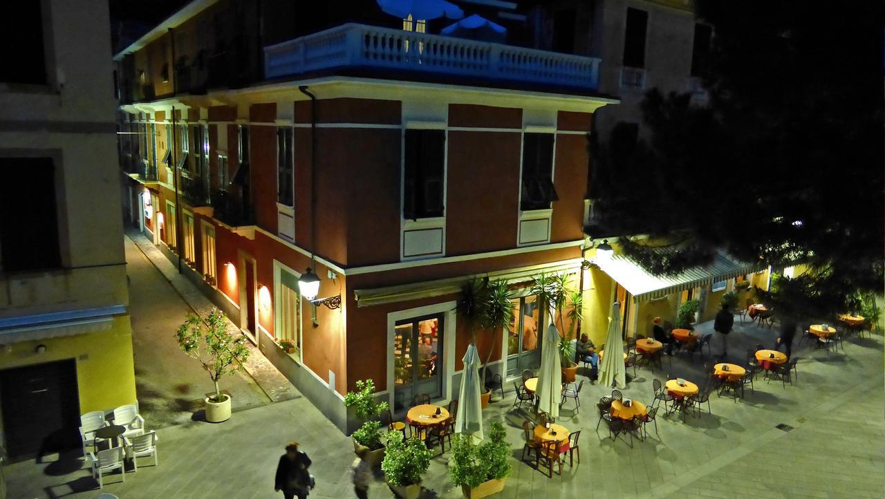 Albergo Lungomare Бонасола Екстериор снимка