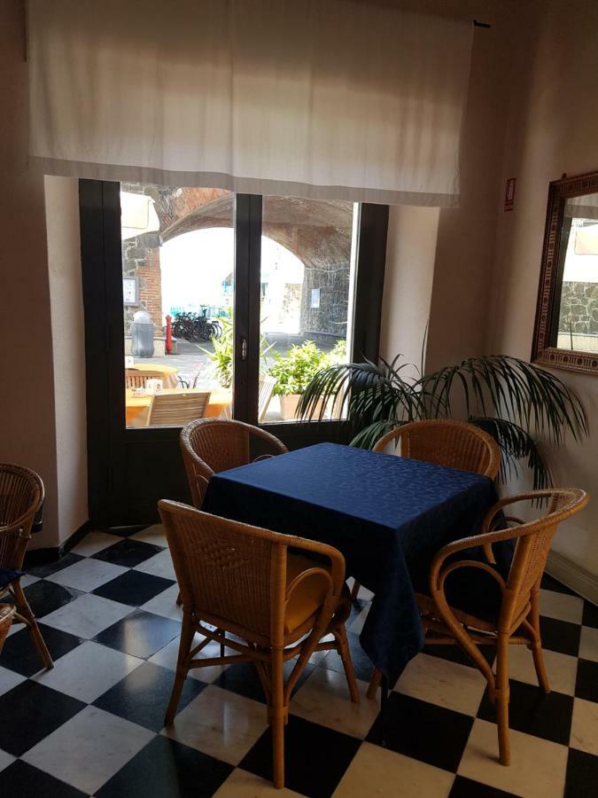 Albergo Lungomare Бонасола Екстериор снимка